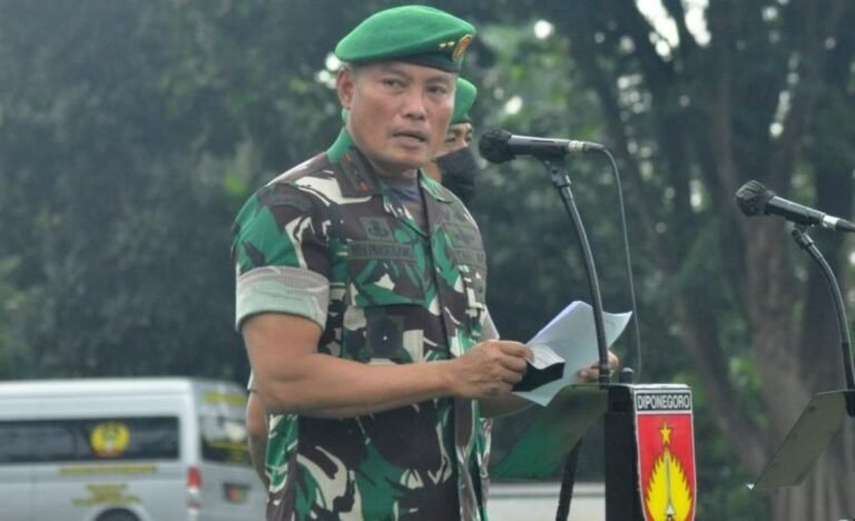 TAHANAN KASUS KORUPSI - Mantan Pangdam IV/Diponegoro, Letjen TNI Widi Prasetijo, ditahan terkait kasus korupsi BUMD Cilacap. Widi menjadi ajudan Presiden ke-7 RI Joko Widodo (Jokowi) pada 2014. (ist)