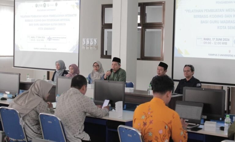 PELATIHAN GURU--Guru madrasah swasta di Kota Semarang sedang belajar tentang pembelajaran interaktif di Unwahas. (ist)