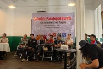 SEKOLAH PARALEGAL--Perwalilan buruh dari berbagai serikat mengikuti launching Sekolah Paralegal di Kota Lama Semarang, Sabtu (20/6/2026). (ist)