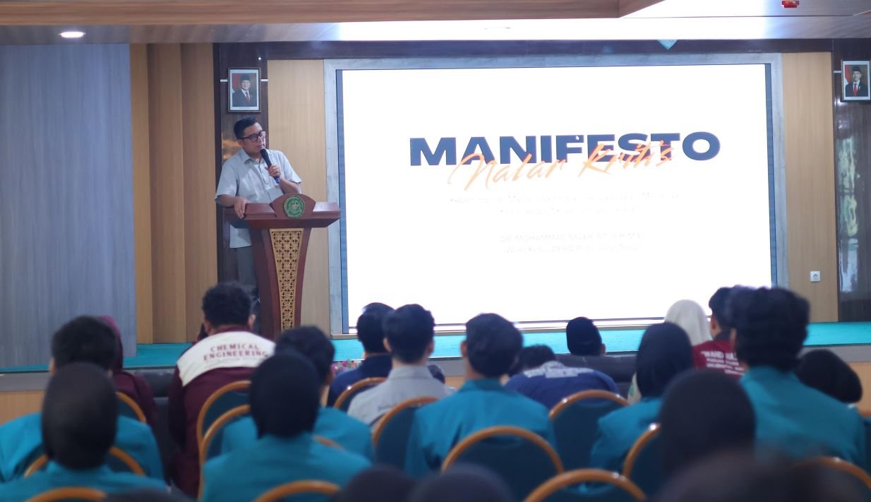 MANIFESTO NALAR KRITIS - Wakil Ketua DPRD Jateng M Saleh meminta mahasiswa mengasah nalar kritis agar banjir informasi di era digital tak menjadi bencana. Hal ini disampaikan Saleh dalam latihan keterampilan manajemen mahasiswa di Auditorium Fakultas Kedokteran Kampus II Unwahas Semarang, Sabtu (27/6/2026).