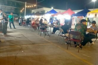 BIKIN SUASANA MALAM HIDUP - Pengunjung mulai memadati Muladi Dome dari sore hingga malam, Selasa (2/6/2026). Temci Never Sleep 2026 sajikan kulineran sambil menikmati live musik, bikin Muladi Dome lebih hidup saat malam hari. (dul)