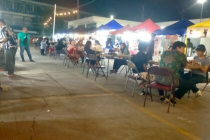 BIKIN SUASANA MALAM HIDUP - Pengunjung mulai memadati Muladi Dome dari sore hingga malam, Selasa (2/6/2026). Temci Never Sleep 2026 sajikan kulineran sambil menikmati live musik, bikin Muladi Dome lebih hidup saat malam hari. (dul)