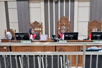 PUNGLI PPG--Majelis hakim Pengadilan Tipikor Semarang mulai menyidangkan kasus pungli PPG, terdakwa mengikuti sidang secara daring dari lapas, Selasa (2/7/2026). (bae)