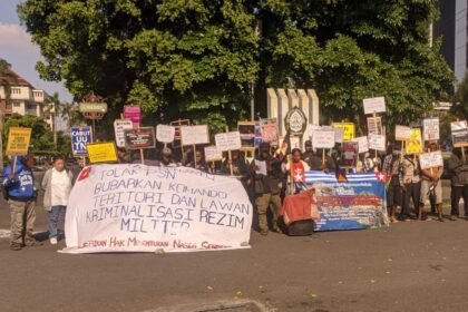 SIAPKAN DEMO LEBIH BESAR - Mahasiswa di Semarang menggelar aksi demonstrasi, Jumat (5/6/2026). Mereka menyiapkan aksi massa lebih besar pada 11 Juni 2026 mendatang. (dul)