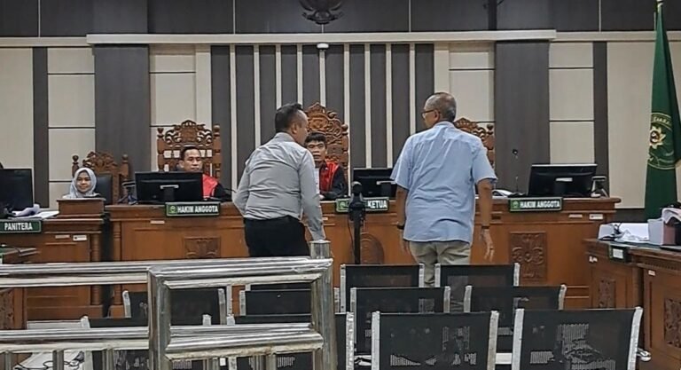 SAKSI SIDANG--Dua pengurus Tim Kampanye Prabowo-Gibran bersaksi di sidang pencucian uang hasil korupsi dengan terdakwa Gus Yazid, Rabu (10/6/2026). (bae)