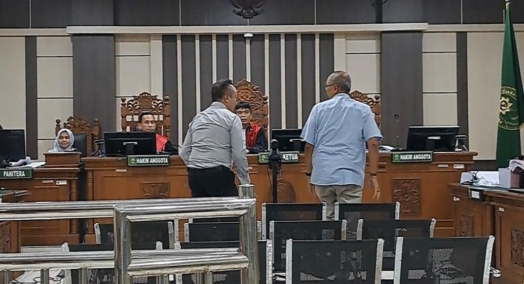 SAKSI SIDANG--Dua pengurus Tim Kampanye Prabowo-Gibran bersaksi di sidang pencucian uang hasil korupsi dengan terdakwa Gus Yazid, Rabu (10/6/2026). (bae)