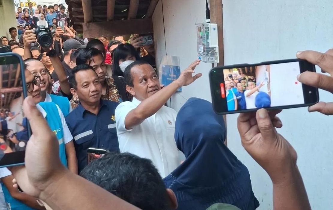 LISTRIK GRATIS - Menteri ESDM Bahlil Lahadalia meresmikan listrik gratis untuk rakyat miskin di Kabupaten Purworejo, Jawa Tengah, Jumat (19/6/2026).