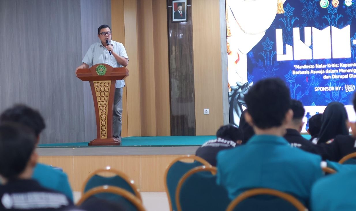 BERPIKIR KRITIS - Wakil Ketua DPRD Jateng M Saleh ajak mahasiswa mengasah nalar kritis menghadapi banjir informasi di era digital, agar tak terjebak informasi palsu berbasis AI.
