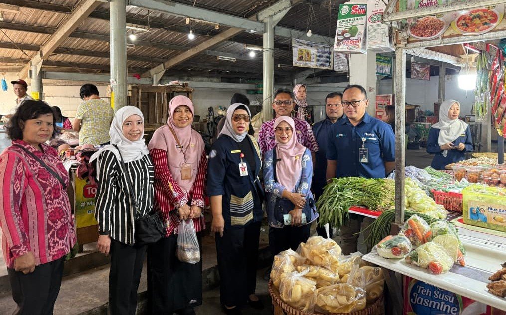PANTAU HARGA--Pemkot melalui Tim Satgas Saber Harga dan Kualitas Pangan memantau harga di Pasar Peterongan Semarang. (ist)
