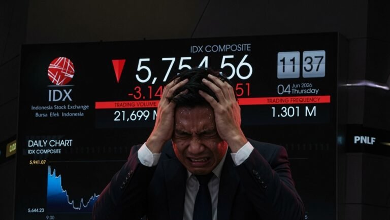 IHSG AMBLES - Indeks Harga Saham Gabungan (IHSG) menjadi salah satu bursa saham dengan performa terjelek di dunia pada awal tahun 2026 ini. Banyak investor asing mulai kehilangan kepercayaan terhadap perekonomian Indonesia. (ist/ai)