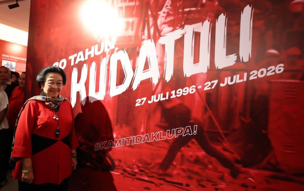 BUKA PAMERAN - Presiden ke-5 RI sekaligus Ketua Umum PDIP, Megawati Soekarnoputri membuka pameran sejarah dan arsip foto ‘Meretas Jalan Demokrasi’ dalam memperingati 30 tahun peristiwa 27 Juli 1996 atau Kudatuli (Kerusuhan Dua Puluh Tujuh Juli), di Taman Ismail Marzuki (TIM), Cikini, Jakarta Pusat, Selasa (21/7/2026). Megawati merasa TIM sekarang terasa borjuis. Ia meminta Pramono mengembalikan TIM sebagai rumah seniman. (Dok PDIP)