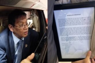 KOLASE - Menteri Keuangan Purbaya Yudhi Sadewa (kiri) dan policy brief bertajuk "Diponegoro Menggugat" yang diserahkan mahasiswa Undip, Jumat (3/7/2026). (dul)