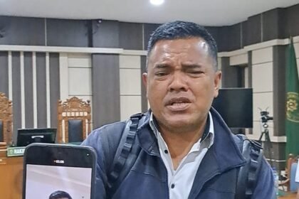 Penuntut Umum KPK, Greafik Loserte menjelaskan aliran uang korupsi DJKA, di Pengadilan Tipikor Semarang, Senin (13/7/2206). (bae)