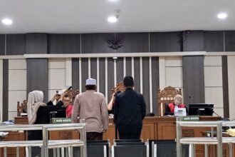 SIDANG TPPU--Dua terdakwa TPPU BUMD Cilacap diambil sumpah saat diperiksa di Pengadilan Tipikor Semarang, Rabu (1/6/2026). (ist)