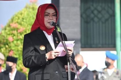 Bupati Sukoharjo Etik Suryani.