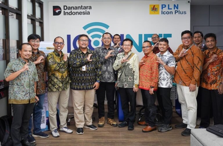 KOLABORASI - Direksi PLN Icon Plus dan IconGreen menyamakan langkah sekaligus memperkuat sinergi antaranak perusahaan PLN Group dalam mendukung pengembangan bisnis dan percepatan transisi menuju energi bersih.