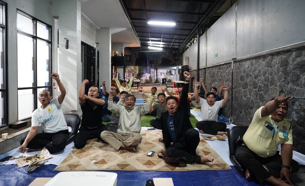 NOBAR GEMBIRA - Melalui Nobar Gembira ICONNET, PLN Icon Plus menghadirkan suasana kebersamaan yang menyenangkan bersama pelanggan, karyawan, dan masyarakat.