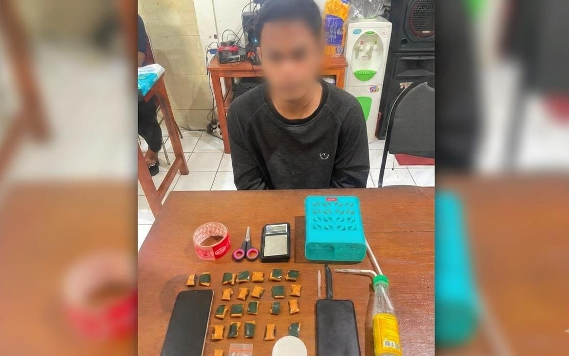 PENGEDAR SABU--Residivis kasus narkotika berinisial FAP diamankan usai edarkan sabu-sabu. (ist)