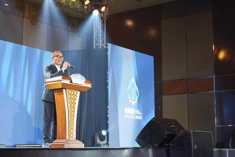 RAIH PENGHARGAAN - PLN Icon Plus raih penghargaan Fastest Rising Internet Service Provider pada SBBI Awards 2026