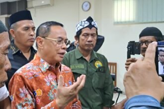 TERDAKWA KORUPSI--Bupati Pati nonaktif, Sudewo, memberi keterangan pers usia jalani sidang kasus korupsi, Rabu (22/7/2026). (bae)