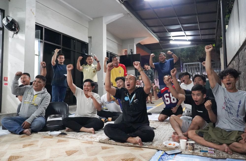 NOBAR GEMBIRA - Melalui Nobar Gembira ICONNET, PLN Icon Plus menghadirkan suasana kebersamaan yang menyenangkan bersama pelanggan, karyawan, dan masyarakat.