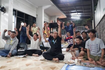 PENGALAMAN BERMAKNA - Momentum Nobar Gembira Piala Dunia 2026 menjadi bagian dari komitmen PLN Icon Plus untuk menghadirkan pengalaman pelanggan yang tidak hanya terhubung melalui teknologi, tetapi juga melalui kebersamaan yang bermakna.