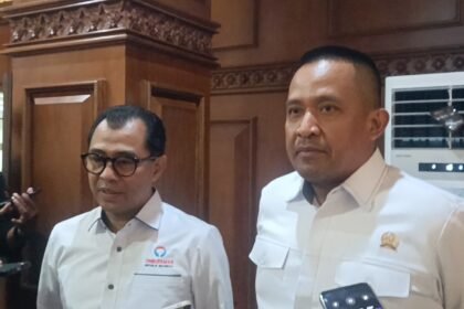 Komisioner Ombudsman RI, Nuzran Joher (kiri).