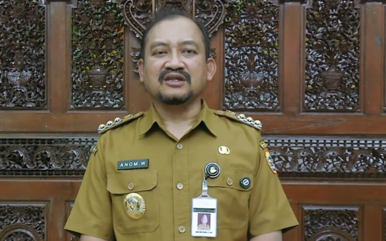 Bupati Pemalang Anom Widiyantoro jadi bupati kelima di Jateng yang terjaring OTT KPK.