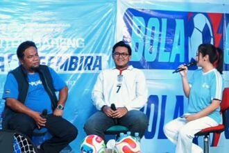 MERIAH - Anggota DPR RI dari Fraksi Golkar, Andhika Satya Wasistho, menggelar nobar Piala Dunia di kantor DPD Golkar Kudus, sekaligus menyerap aspirasi warga.