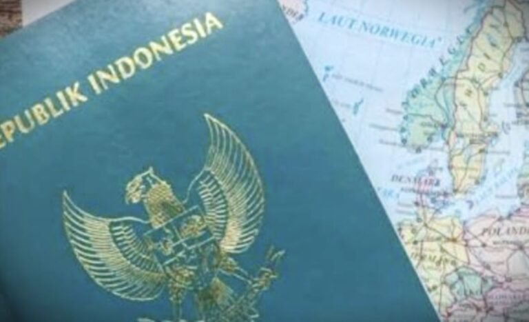PASPOR INDONESIA - Pemerintah menaikkan tarif pengajuan pelepasan kewarganegaraan Indonesia menjadi Rp5 juta atau naik lima kali lipat.