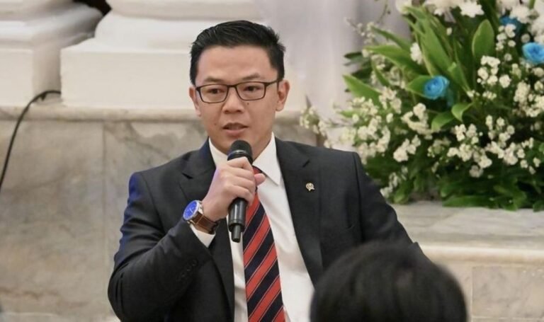 Menteri Luar Negeri Sugiono.