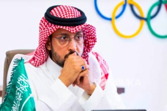 Pangeran Abdullah bin Fahad bin Abdullah bin Abdulaziz bin Jalawi Al Saud (29) meninggal dunia setelah overdosis alkohol di sebuah hotel mewah di London.