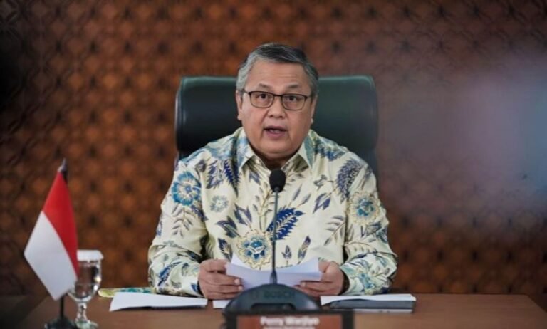 Perry Warjiyo saat masih menjabat sebagai Gubernur Bank Indonesia (BI). Perry saat ini resmi mengundurkan diri dari Gubernur BI.