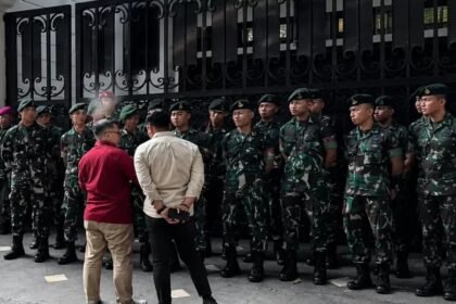 Ilustrasi rumah Jampidsus Febrie Ardiansyah dijaga ketat personel TNI.