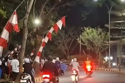 OSPEK UNNES--Mahasiswa baru Unnes memasuki kampus untuk mengikuti Ospek meski hari masih gelap. (ist)