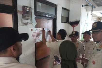 SEGEL RUSUN--Satpol PP menyegel kamar di Rusun Kudu, Kota Semarang, Rabu (19/8/2026). (ist)