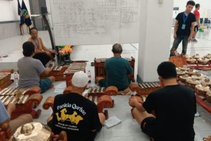 BELAJAR KARAWITAN--Warga binaan Lapas Semarang sedang belajar karawitan di area penjara, Kamis (20/8/2026). (ist)