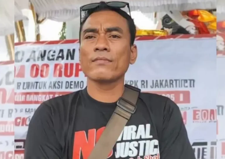 Pimpinan massa Aliansi Masyarakat Pati Bersatu (AMPB) Supriyono alias Botok. (ist)