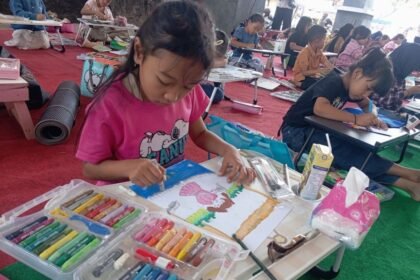 BERKARYA - Komnas PA Temanggung menggelar lomba menggambar. Melatih anak berkarya.