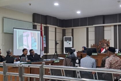 SIDANG KORUPSI--Kades dan warga Pati menjadi saksi sidang korupsi terdakwa Sudewo di Pengadilan Tipikor Semarang, Senin (3/8/2026). (bae)