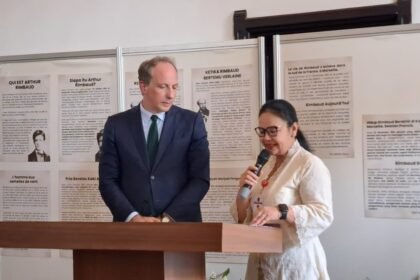 KERJA SAMA--Wali Kota Semarang, Agustina Wilujeng bersama Dubes Prancis, Fabien Penone dalam acara pembukaan pemeran di Lawang Sewu, Kamis (6/8/2026). (bae)