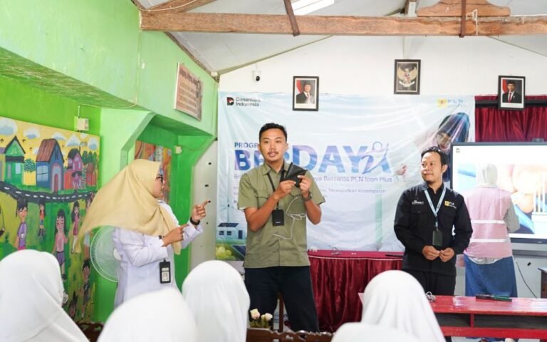 HADIRKAN BERDAYA - PLN Icon Plus SBU Regional Jawa Bagian Tengah membawa Program Tanggung Jawab Sosial dan Lingkungan (TJSL) BERDAYA ke SMA SLB B Yakut Purwokerto, Rabu (5/8/2026) kemarin. PLN Icon Plus dorong siswa mengenali dunia industri dan teknologi komunikasi.
