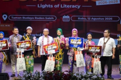 DUTA BACA--Duta Baca Semarang menerima penghargaan yang digelar dalam acara yang digekar di Gedung Taman Budaya Raden Saleh (TBRS), Rabu (12/8/2026). (ist)