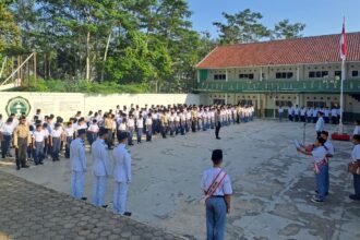 UPACARA BENDERA - Ilustrasi upacara bendera pada HUT Kemerdekaan RI 17 Agustus di ponpes eks-JI Jateng. (ist)