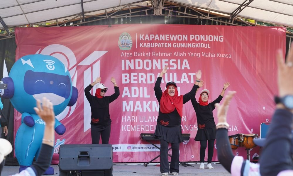 MERIAH - ICONNETIVITIES hadir sebagai bagian dari dukungan PLN Icon Plus dalam meramaikan kegiatan HUT RI sekaligus mempererat hubungan dengan warga di wilayah Ponjong.