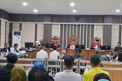 SIDANG KORUPSI--Sejumlah saksi dari unsur kepala desa memberi keterangan di sidang kasus korupsi Bupati Pati, Rabu (19/8/2026). (bae)