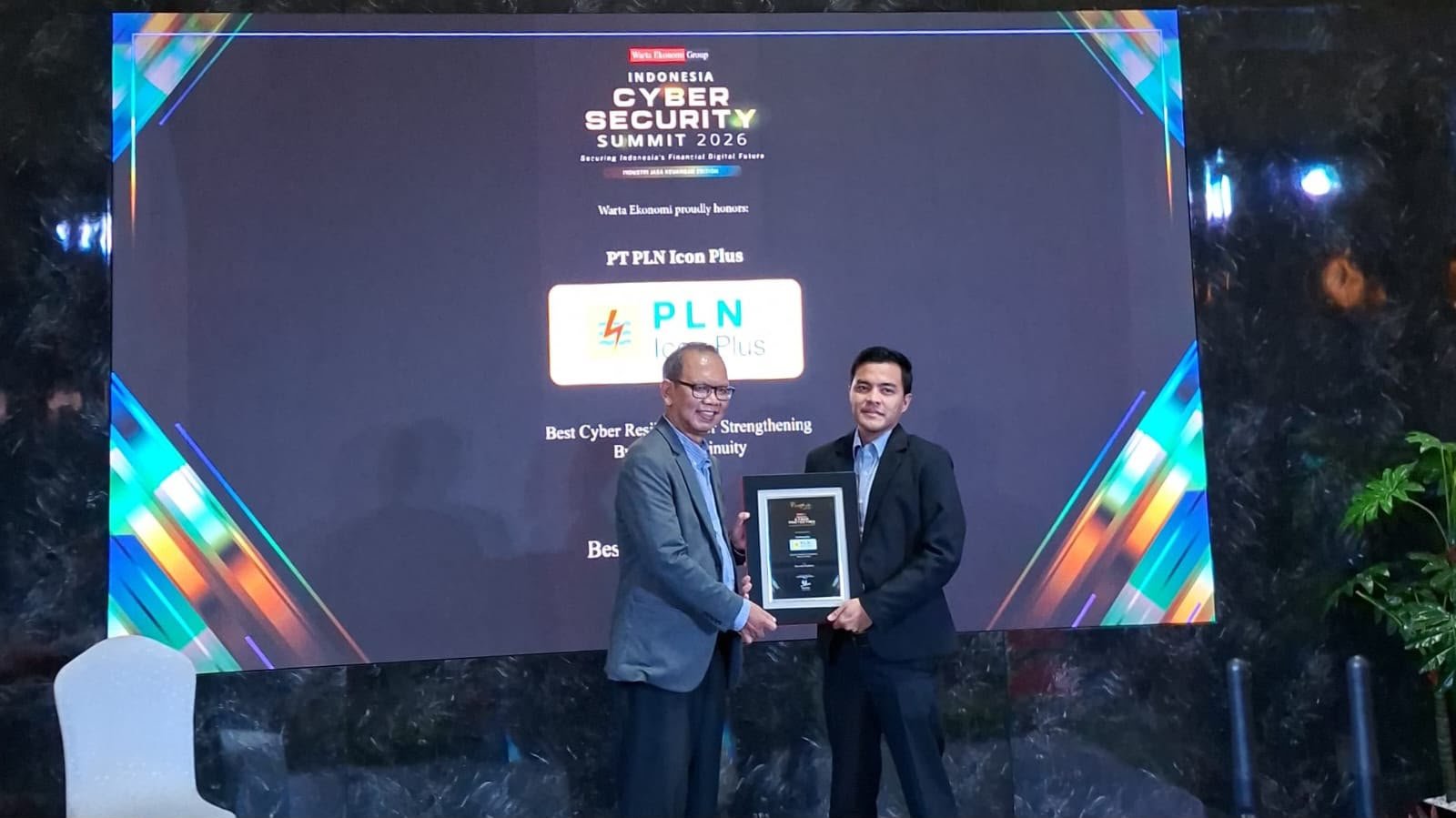 PLN Icon Plus meraih penghargaan dalam Indonesia Cyber Security Summit 2026 – Financial Services Edition yang diselenggarakan Warta Ekonomi Group di Jakarta, Kamis (13/8/2026).