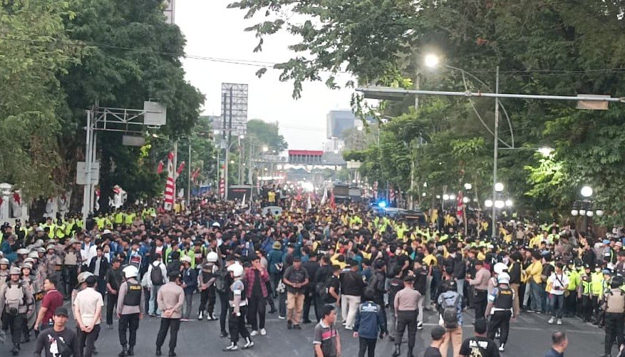 AKSI MAHASISWA SEMARANG RAYA - Mahasiswa Semarang Raya memilih kawasan Tugu Muda sebagai lokasi utama aksi massa, pada Rabu (26/8/2026), lantaran terinspirasi herosime para pahlawan dalam Pertempuran 5 Hari di Semarang. (dul)