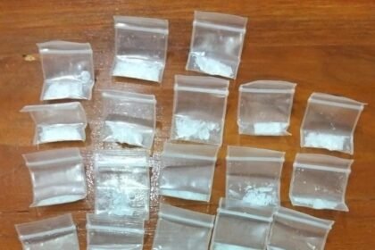 BARANG BUKTI--Barang bukti paket sabu-sabu diamankan polisi. (ist)