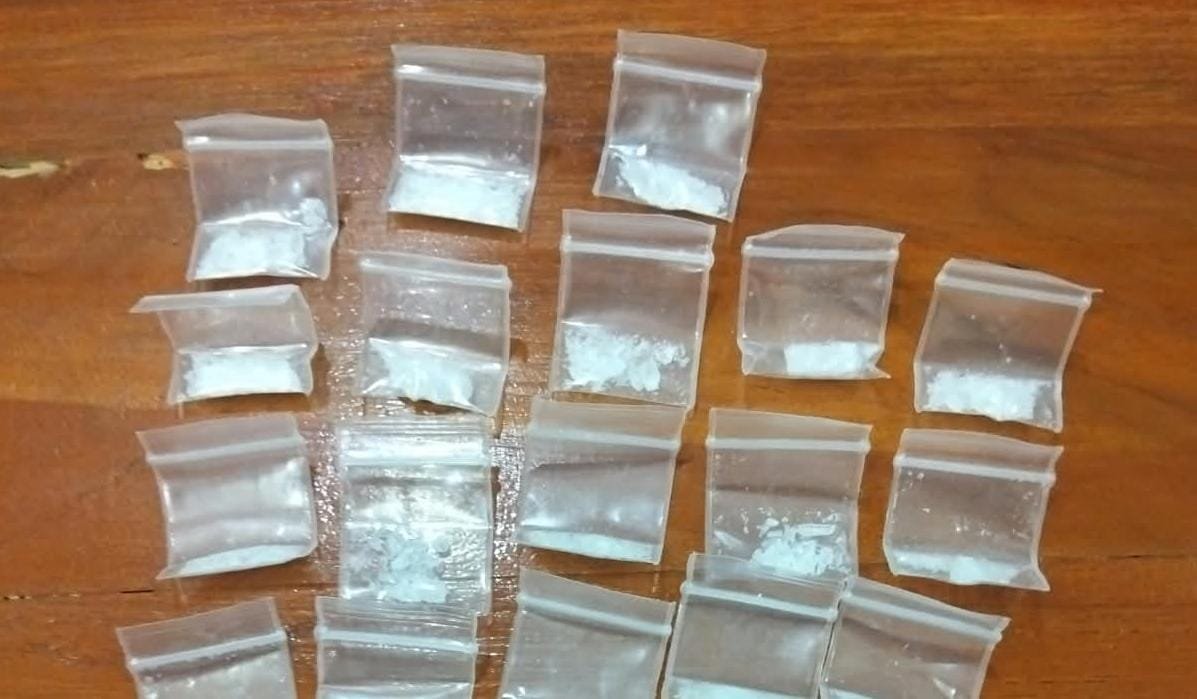 BARANG BUKTI--Barang bukti paket sabu-sabu diamankan polisi. (ist)